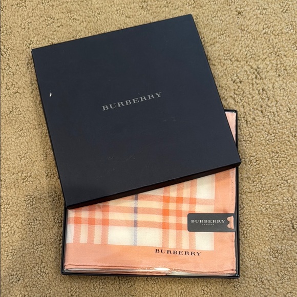 VINTAGE Burberry Nakanishi Checkered Pocket Scarf NEW IN BOX. perfect condition - Picture 1 of 2